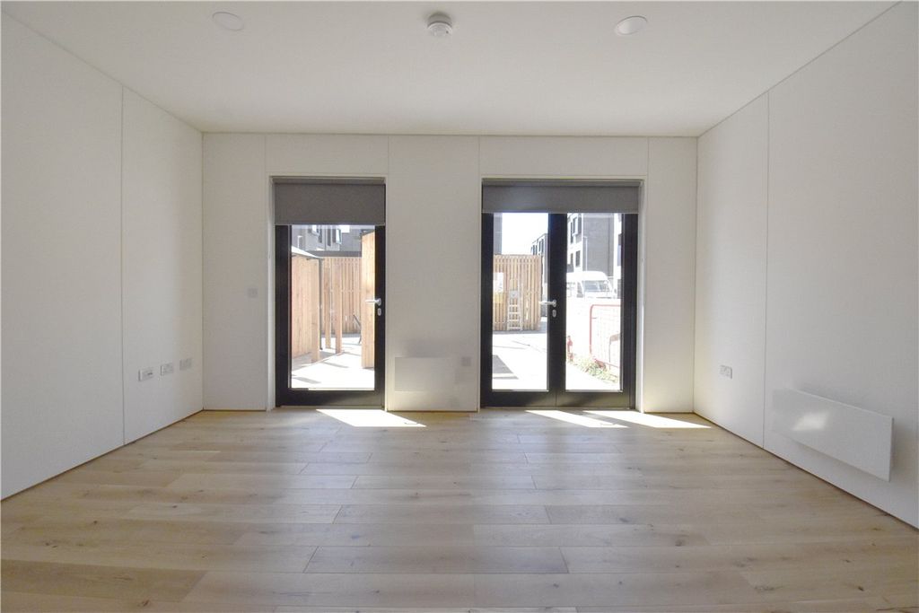 Property photo 3 of 14 Picture No. 01