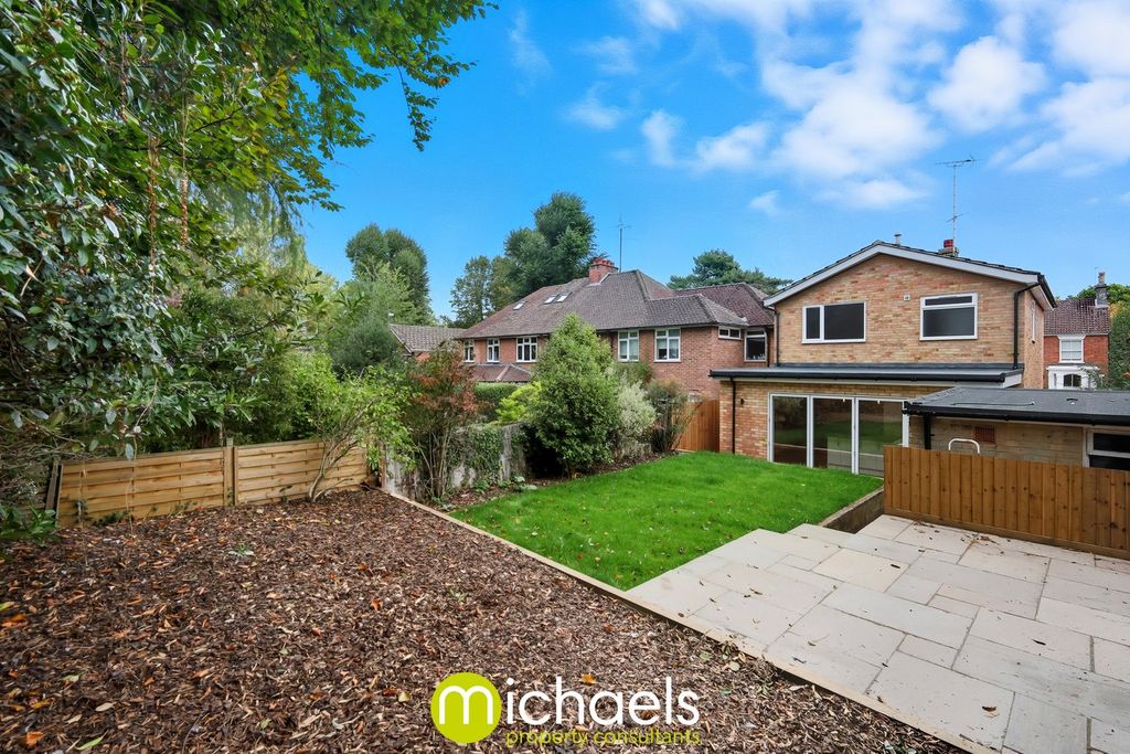 Property photo 2 of 27