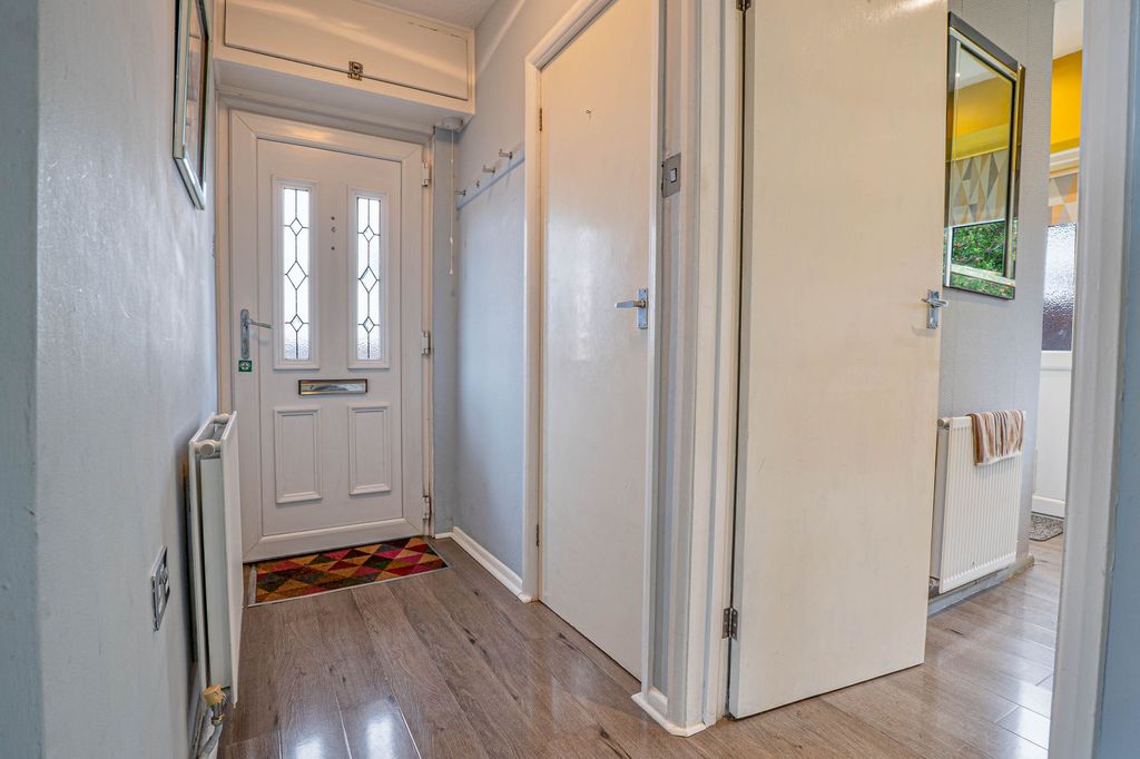 Property photo 3 of 12 Entrance Hall