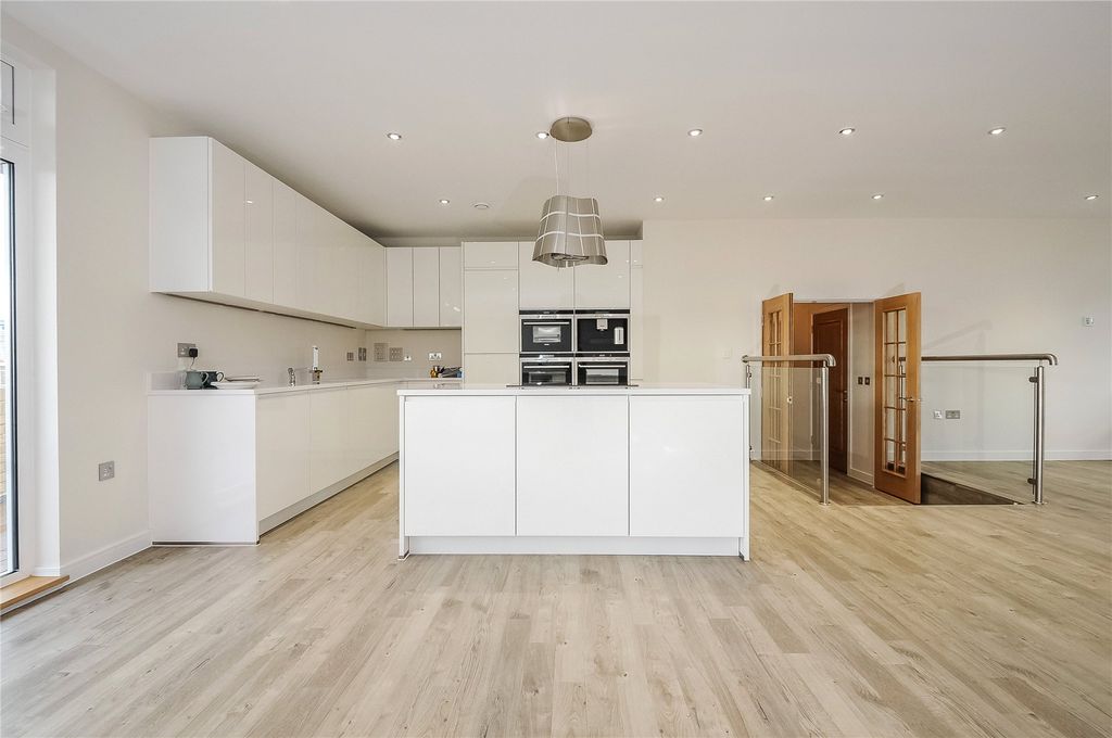 Property photo 2 of 11 54Bfe6035dc94-7053 (