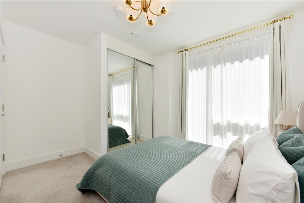 Property photo 1 of 6 2 Darmera House (2).Jpg