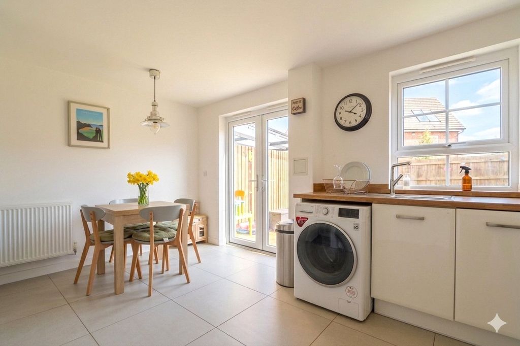 Property photo 3 of 10 Picture No. 11