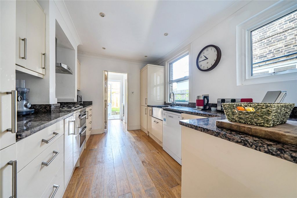 Property photo 3 of 15 Picture No. 17