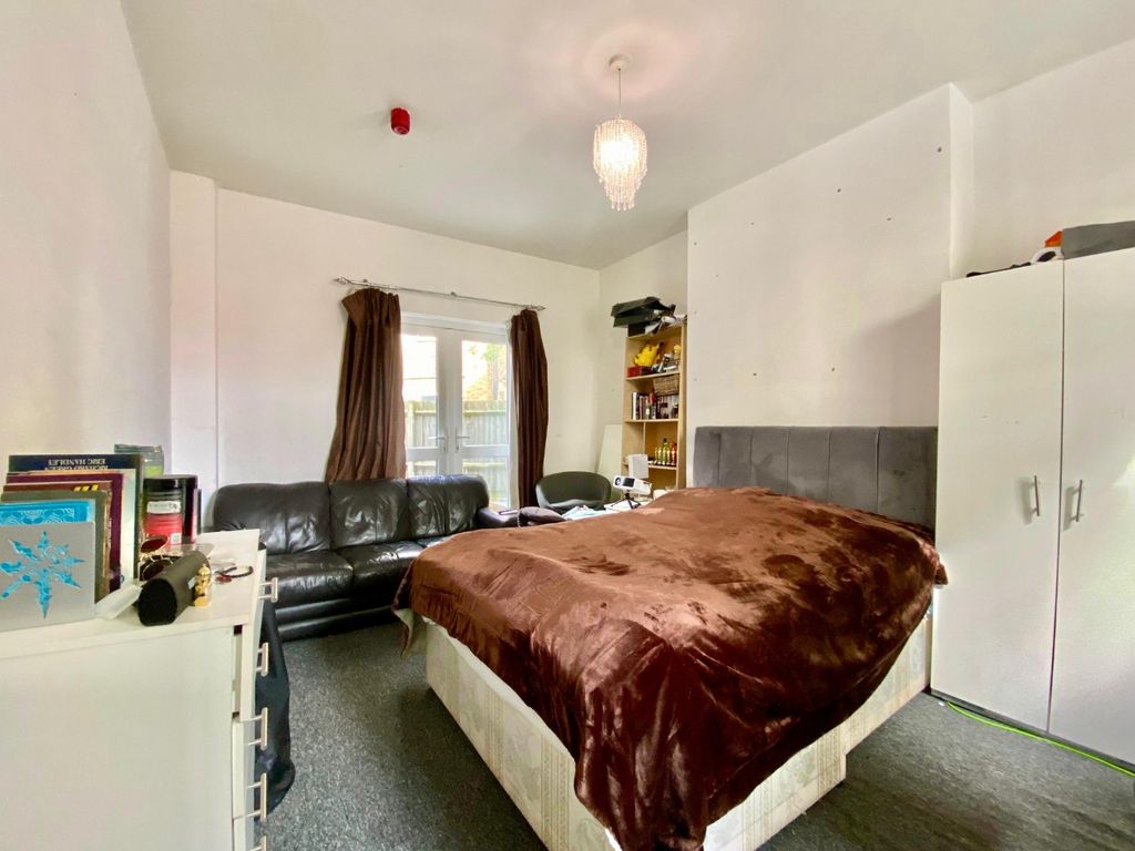 Property photo 3 of 13 5094234