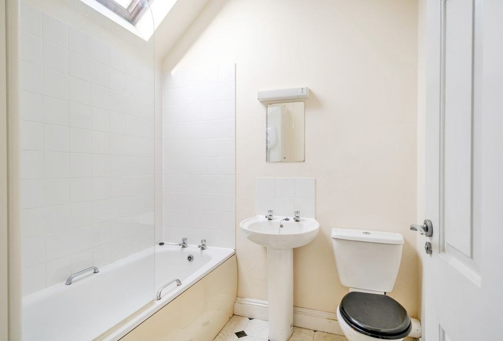 Property photo 2 of 8 Picture 2