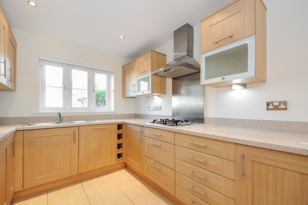 Property photo 3 of 5 Kitchen