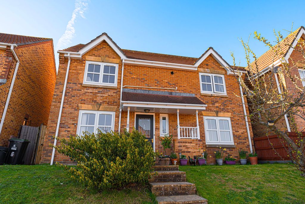 Property photo 1 of 43
