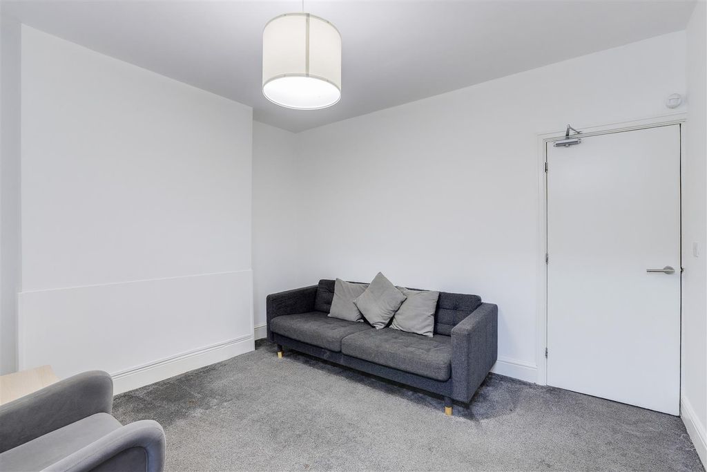 Property photo 3 of 18 051125_14.Jpg