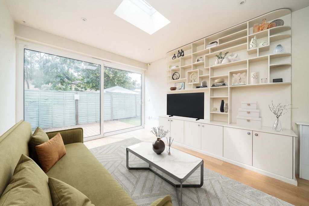 Property photo 1 of 6
