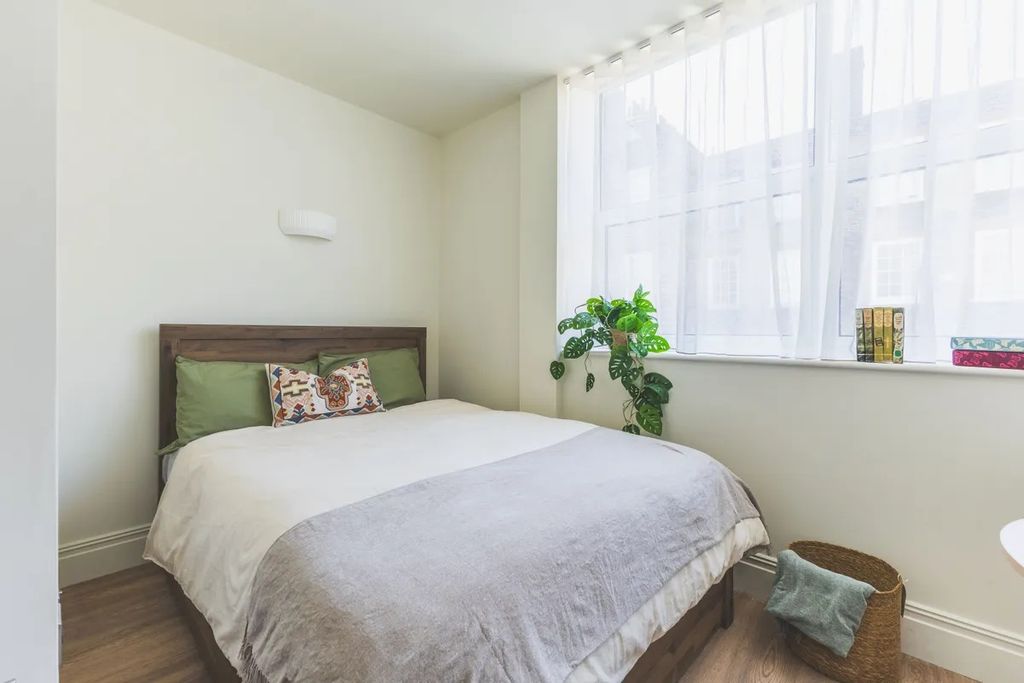 Property photo 2 of 10 Double Bed