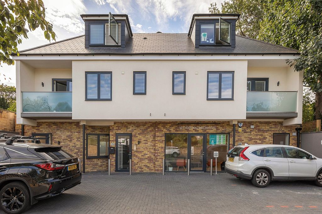 Property photo 1 of 9 4477490