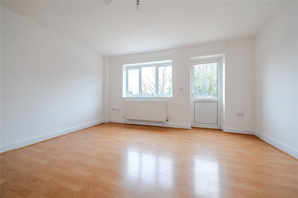 Property photo 3 of 19 Picture No. 52