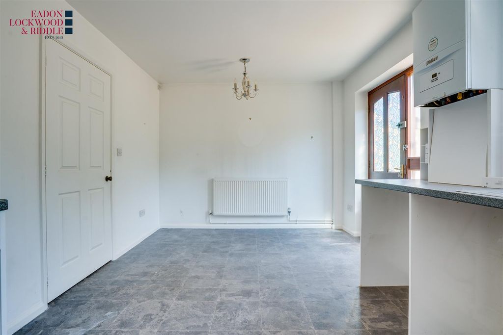 Property photo 3 of 15 Kitchen Diner
