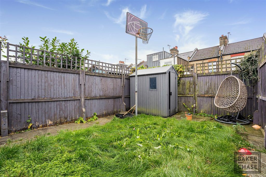 Property photo 2 of 22 Rear Garden (South Facing)