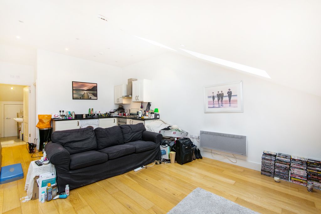 Property photo 2 of 7