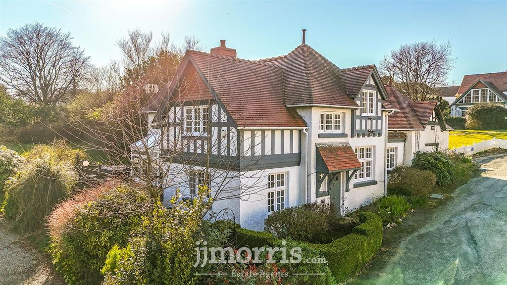 Property photo 1 of 54