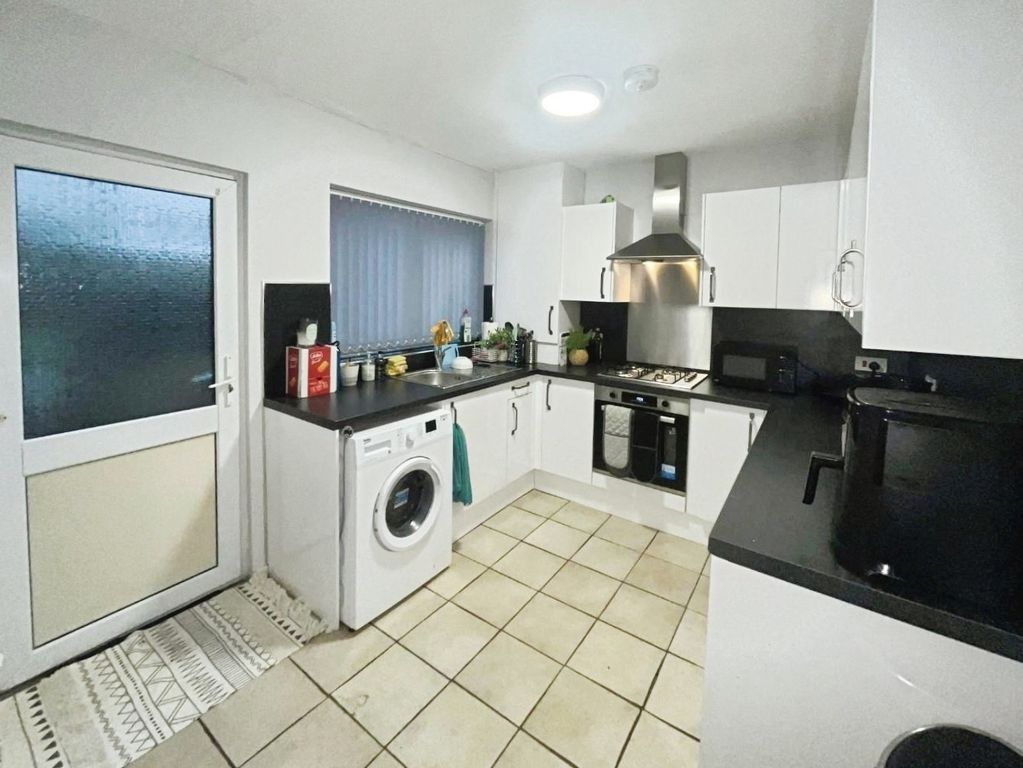 Property photo 3 of 8 Pbox-Img.Jpg