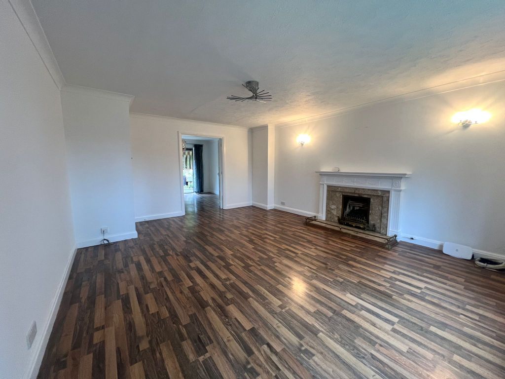 Property photo 3 of 17 Living Room