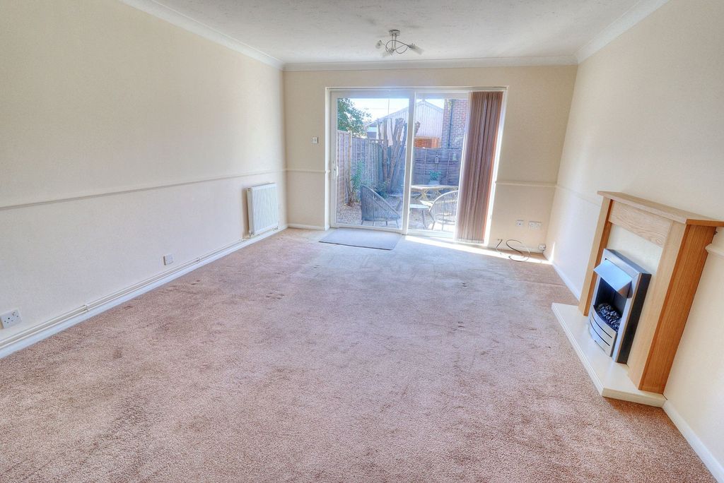 Property photo 3 of 10 Photo 3