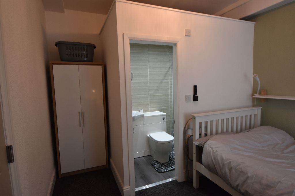 Property photo 3 of 3
