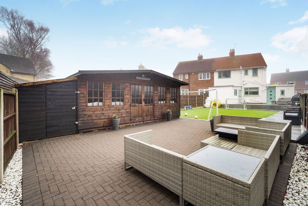 Property photo 2 of 17