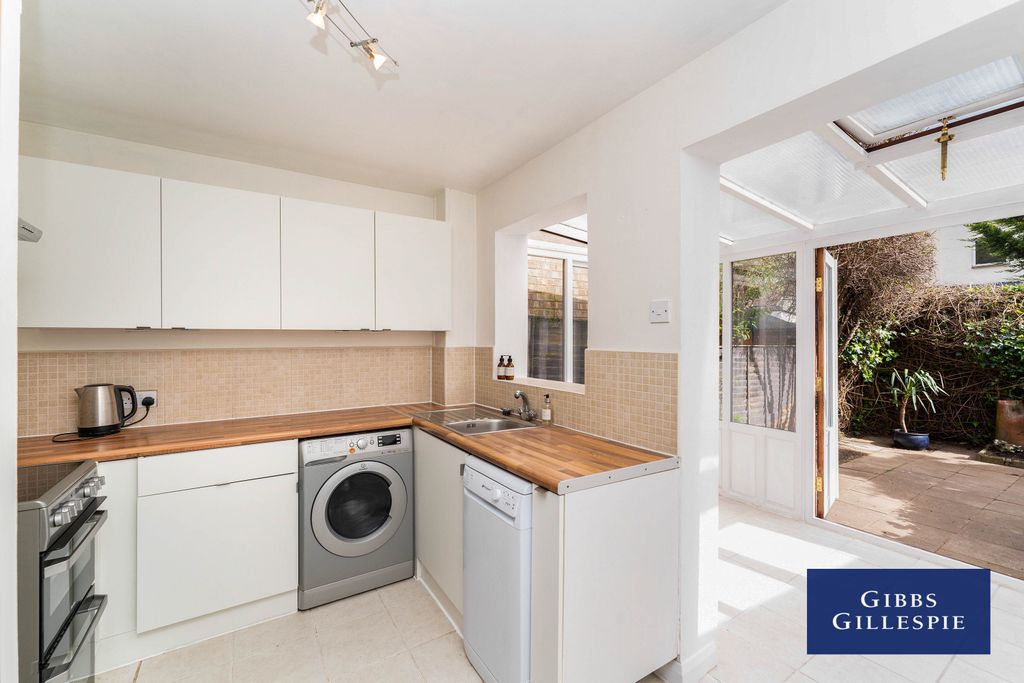 Property photo 2 of 14 2