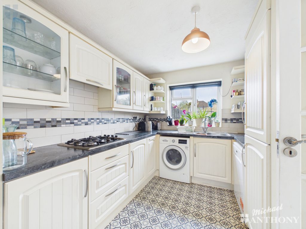 Property photo 2 of 11 Cam03218G0-Pr0978-Still005