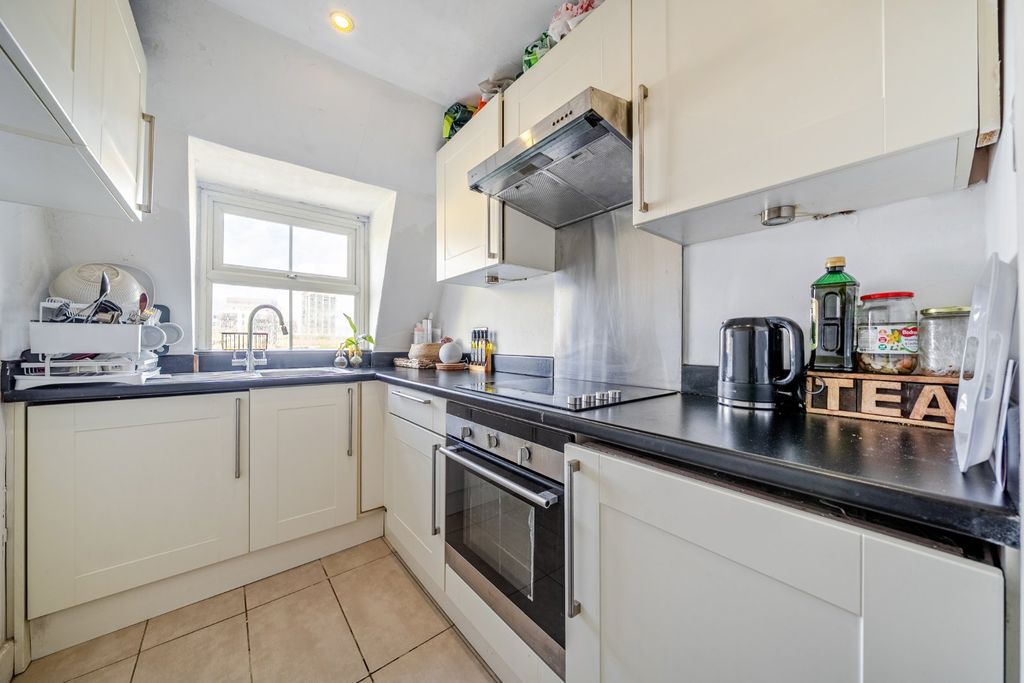 Property photo 2 of 14 Kitchen