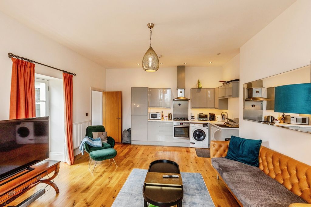 Property photo 3 of 12 Pbox-Img.Jpg