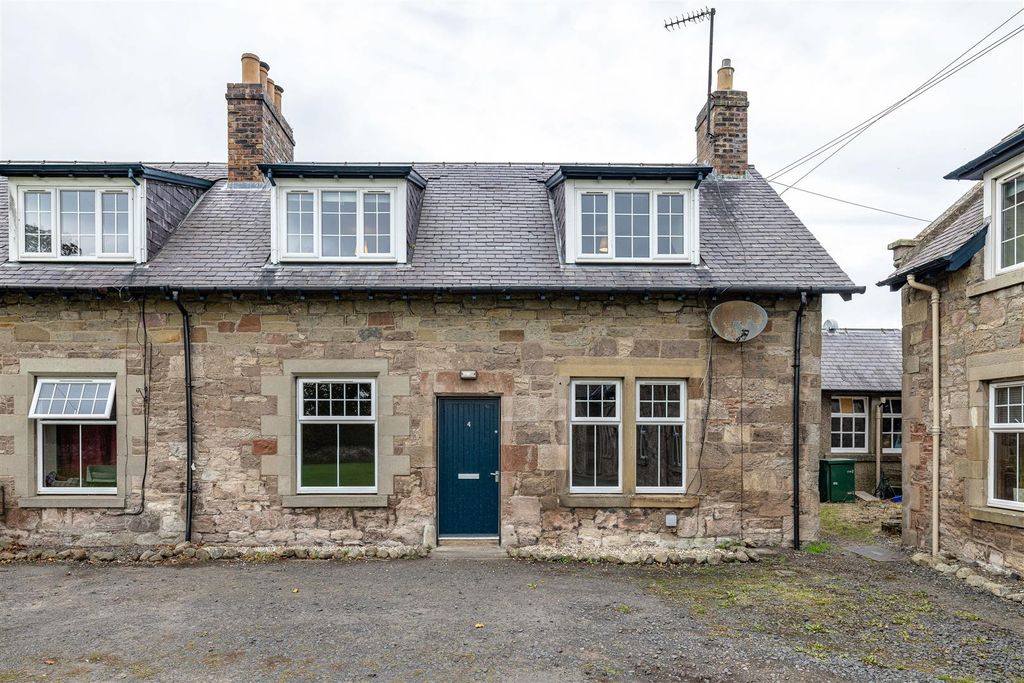 Property photo 1 of 22 4 Over Roxburgh Farm Cottages Kelso 02A.Jpg