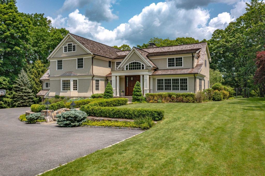 Property photo 1 of 31