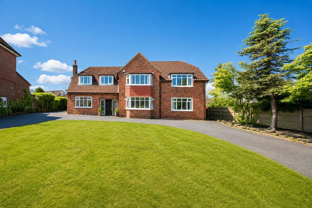 Property photo 1 of 31