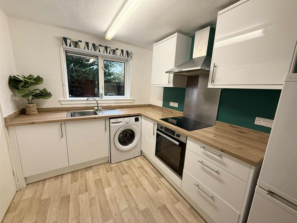 Property photo 2 of 17 Kitchen 1.Jpg