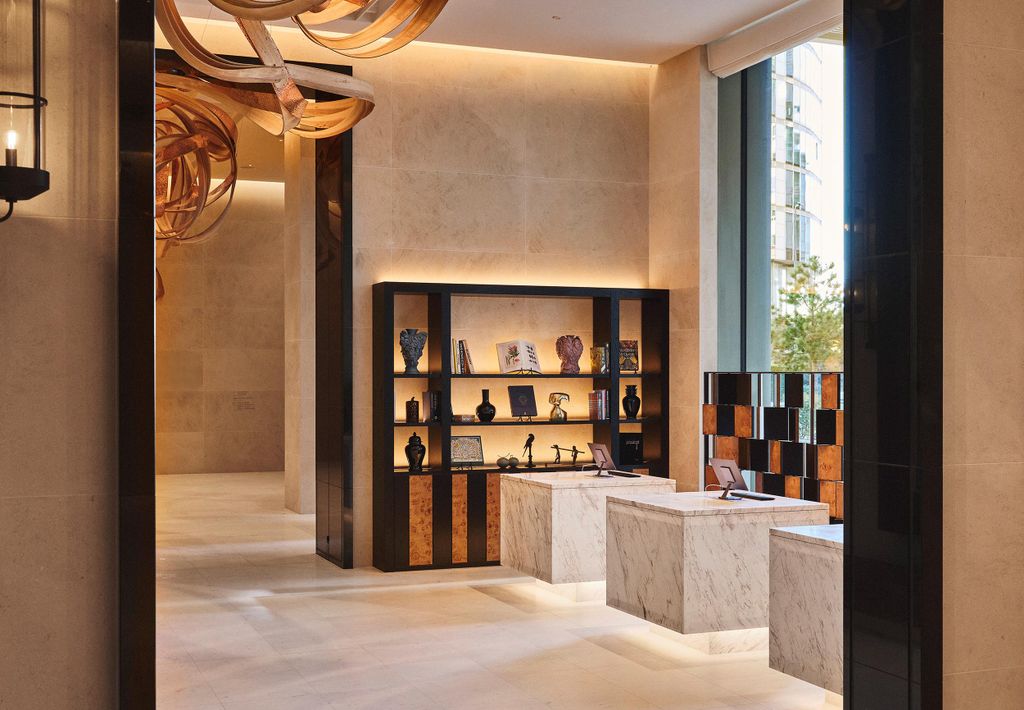 Property photo 2 of 17 Image