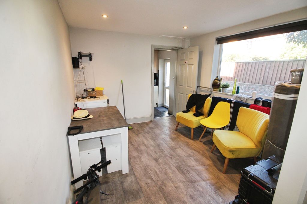 Property photo 3 of 12 Communal Reception.Jpg