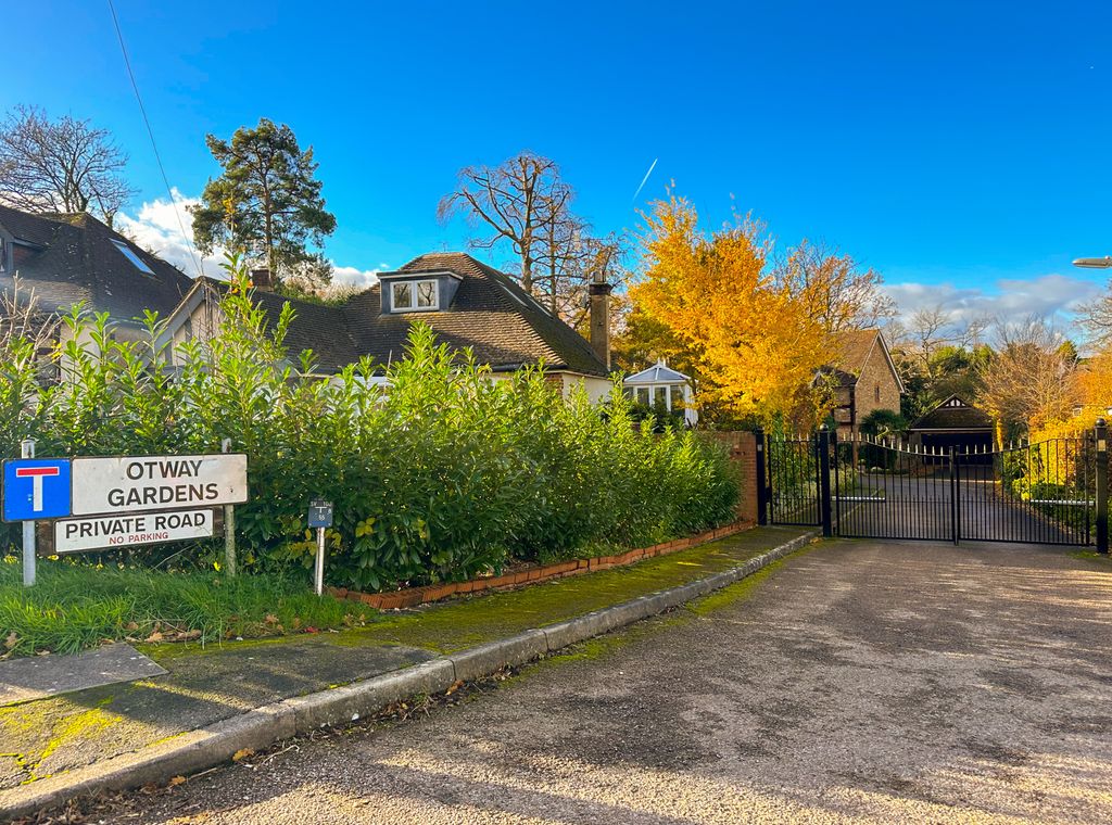 Property photo 2 of 31