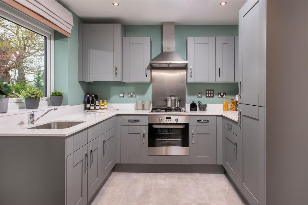 Property photo 3 of 13 Kitchen 2.Jpg