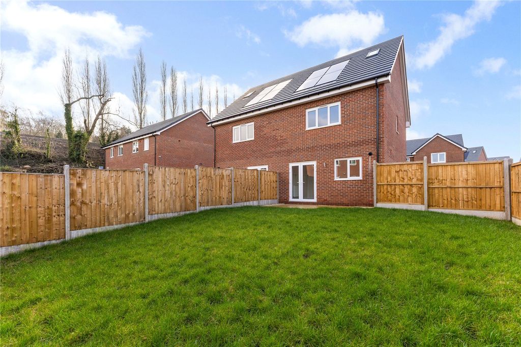 Property photo 3 of 11 Garden