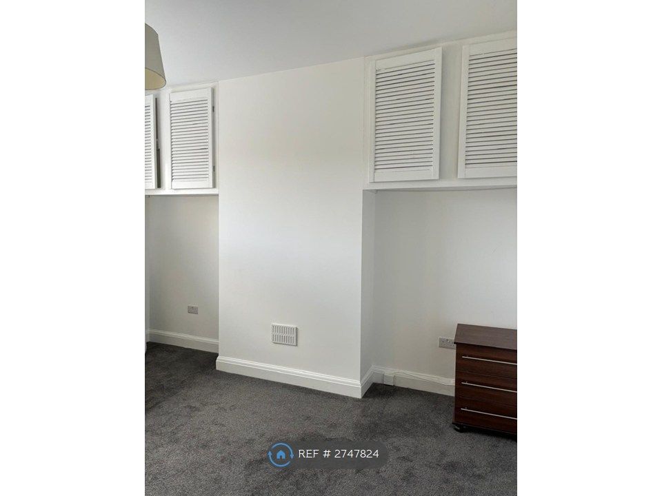 Property photo 3 of 9 Bedroom 2