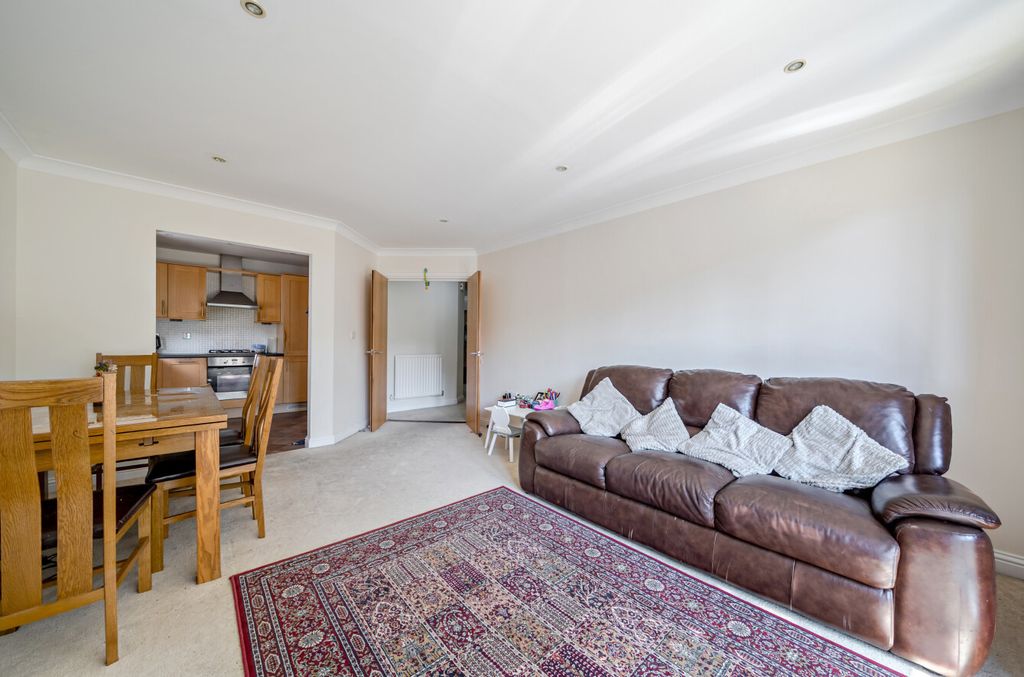Property photo 3 of 14 1483296-9-6A3Eb2A...