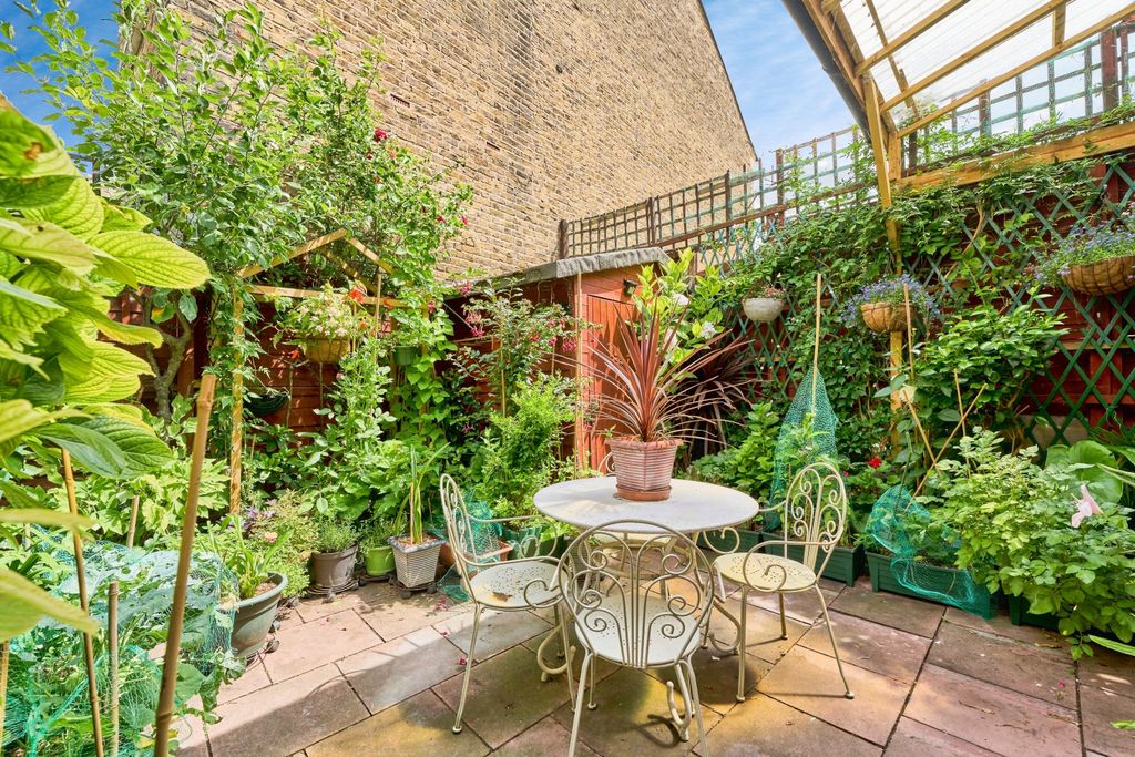 Property photo 2 of 40 1842666-33