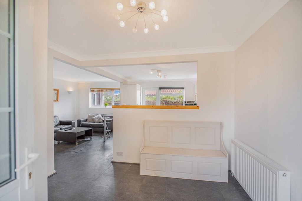 Property photo 3 of 26