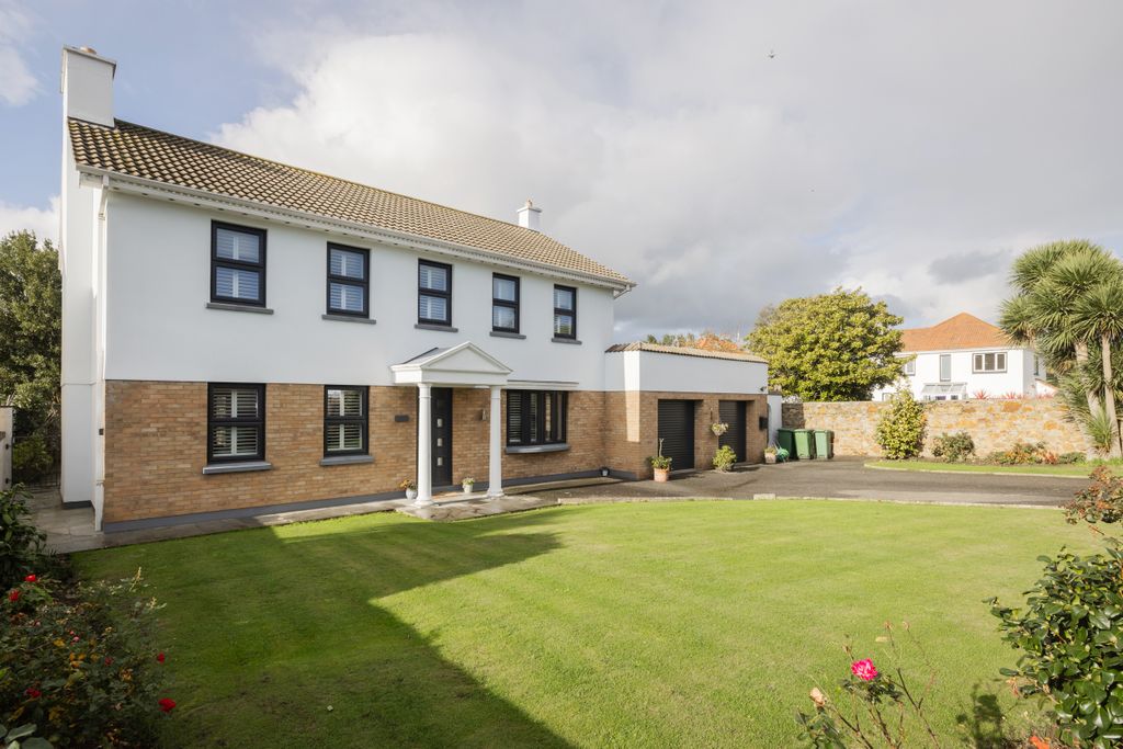 Property photo 2 of 20