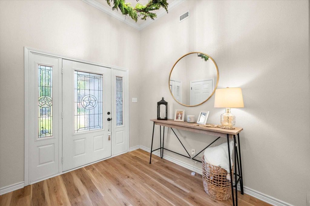 Property photo 3 of 12 <Alttext/>
