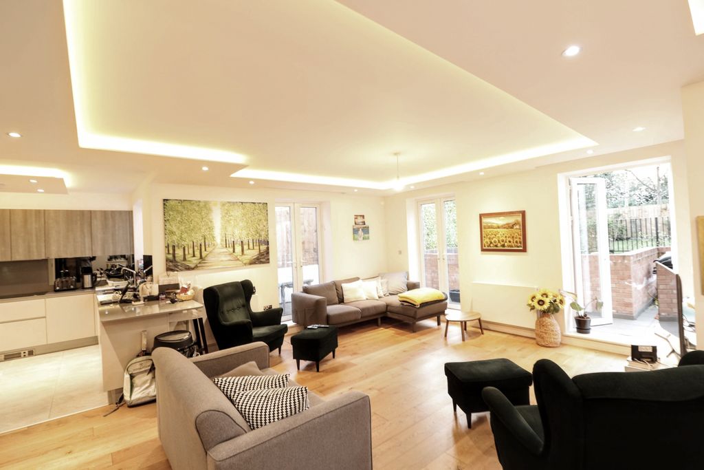 Property photo 2 of 11 Gallery