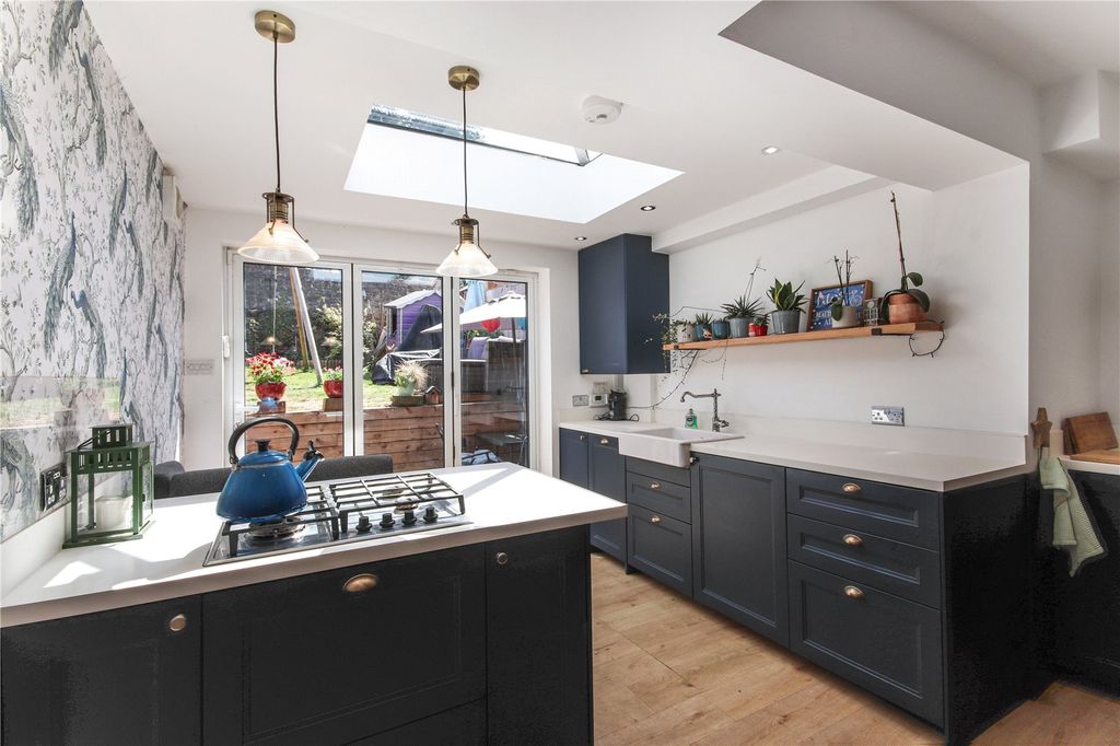 Property photo 2 of 20 Kitchen