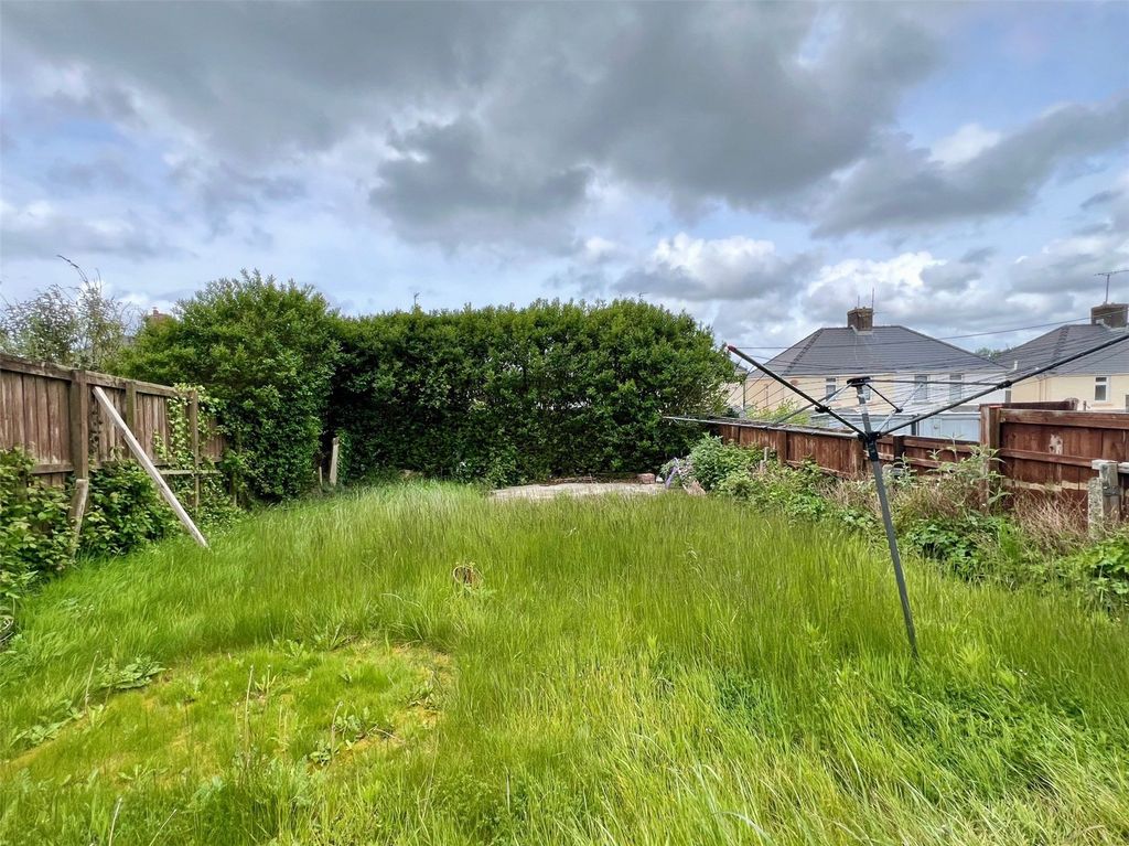 Property photo 2 of 17 Picture No. 21