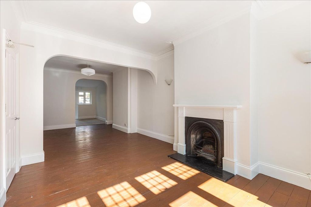 Property photo 3 of 16