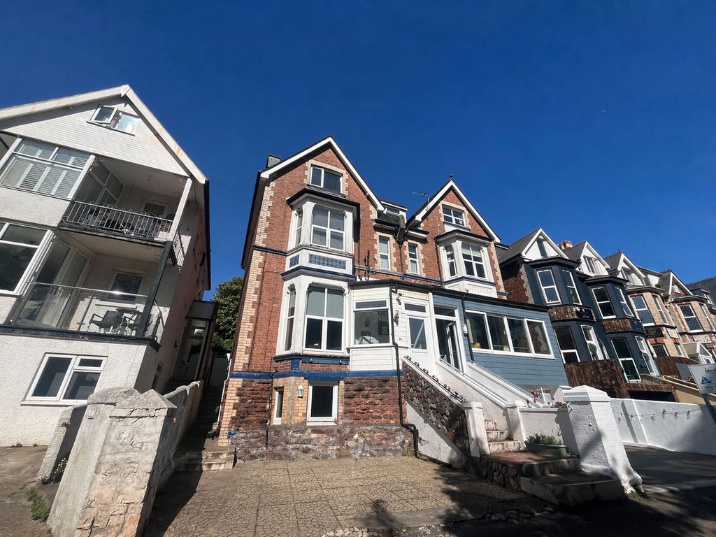 Property photo 1 of 3