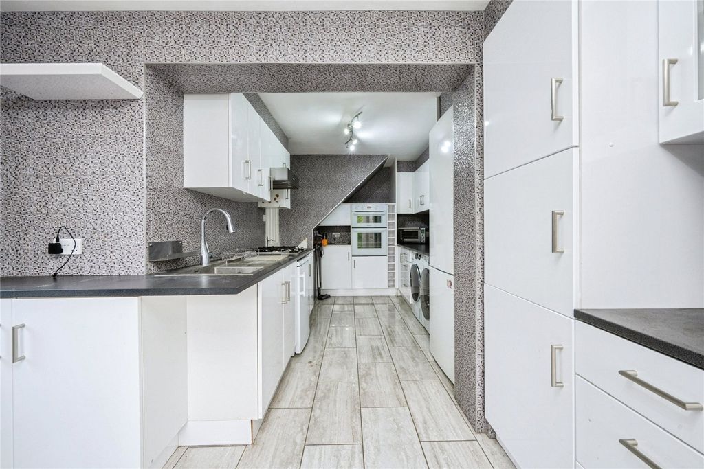 Property photo 2 of 16 Picture No. 31